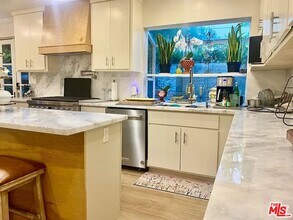 11323 Mississippi Ave in Los Angeles, CA - Building Photo - Building Photo