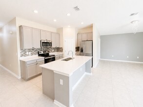 1450 Lassen St in Haines City, FL - Building Photo - Building Photo