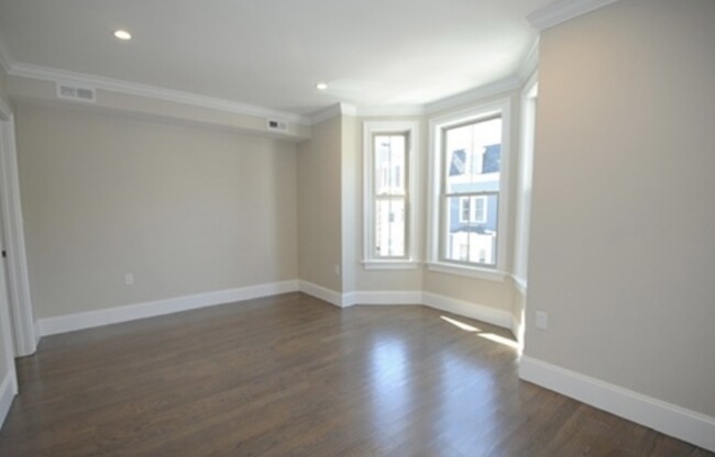 152 M St, Unit 2 in Boston, MA - Building Photo - Building Photo