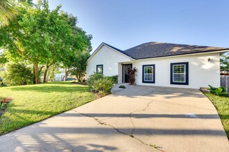 2355 Ribault Scenic Dr in Jacksonville, FL - Building Photo - Building Photo