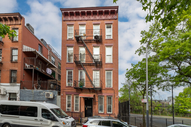 138 Taaffe Pl in Brooklyn, NY - Building Photo - Building Photo