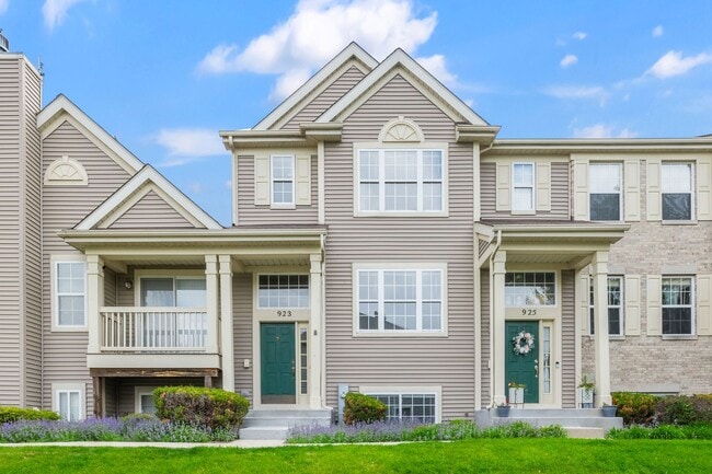property at 923 Emerald Dr