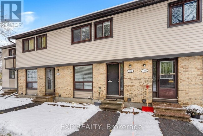 7824 Jeanne D'Arc Blvd N in Ottawa, ON - Building Photo - Building Photo