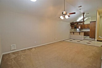 8615 Sweetbrush Dr in Houston, TX - Building Photo - Building Photo