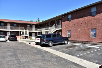 Gallagher Gardens in Laredo, TX - Building Photo - Building Photo