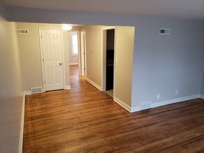 509 E 27th Ave in North Kansas City, MO - Building Photo - Building Photo