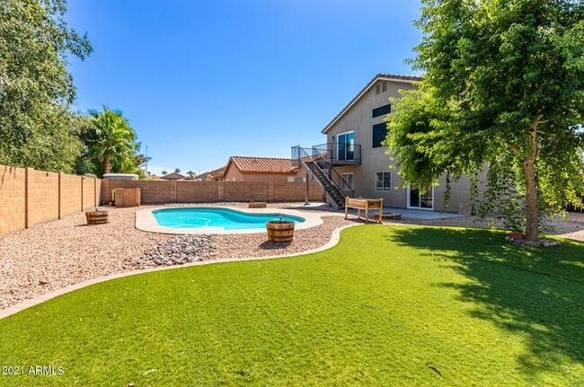 property at 875 N Ithica Ct