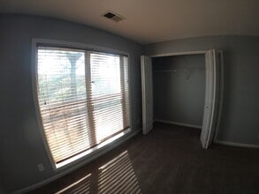 10303 Appalachian Cir, Unit 208 in Oakton, VA - Building Photo - Building Photo