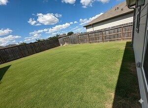 5611 Grizzly Bear Wy in Katy, TX - Foto de edificio - Building Photo