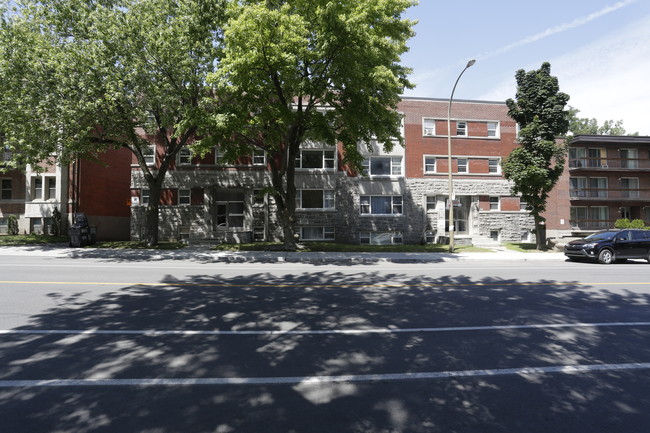 2985 Édouard-Montpetit in Montréal, QC - Building Photo - Building Photo