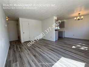 1937 Hailey Ln in Boise, ID - Building Photo - Building Photo