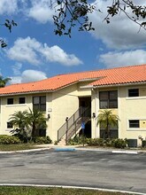 1453 Lake Crystal Dr in West Palm Beach, FL - Building Photo - Building Photo