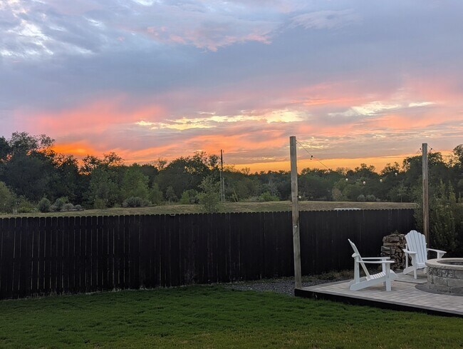 1032 Ray Berglund Blvd in Round Rock, TX - Building Photo - Building Photo