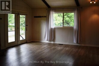 1731 Shore Ln in Wasaga Beach, ON - Building Photo - Building Photo