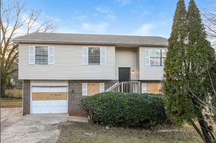 2695 Rockdale Dr in Decatur, GA - Building Photo