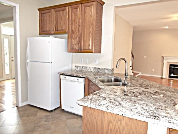 10212 Blackstock Rd in Huntersville, NC - Building Photo - Building Photo