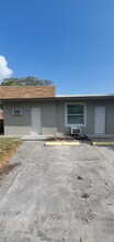 24 SW 13th St in Dania Beach, FL - Foto de edificio - Building Photo