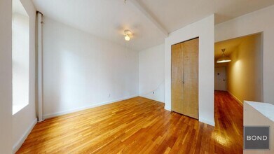 324 E 91st St in New York, NY - Building Photo - Building Photo