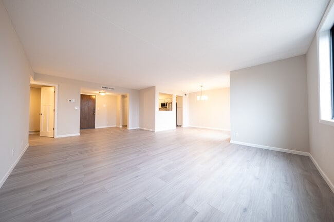 7200 York Ave S in Edina, MN - Building Photo - Building Photo