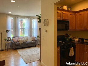 79 Highland Ave, Unit 2 in Somerville, MA - Foto de edificio - Building Photo