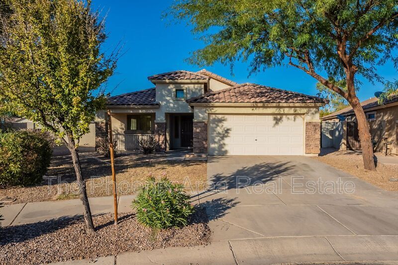 21448 E Palm Valley Cir in Queen Creek, AZ - Foto de edificio