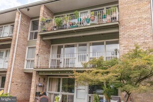 22 Manor Cir in Takoma Park, MD - Building Photo