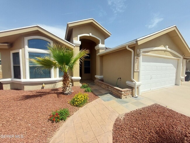 14021 Highweed Dr in Horizon City, TX - Building Photo - Building Photo