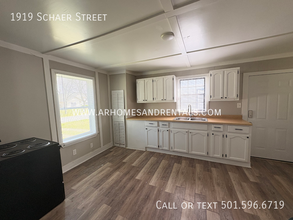 1919 Schaer St in North Little Rock, AR - Foto de edificio - Building Photo