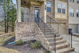 901 Sunset Park Dr in Suwanee, GA - Building Photo - Building Photo