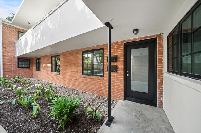 property at 520 Lovett Blvd