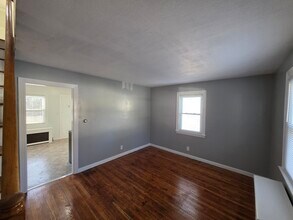 15 Keller Ave in Enfield, CT - Building Photo - Building Photo