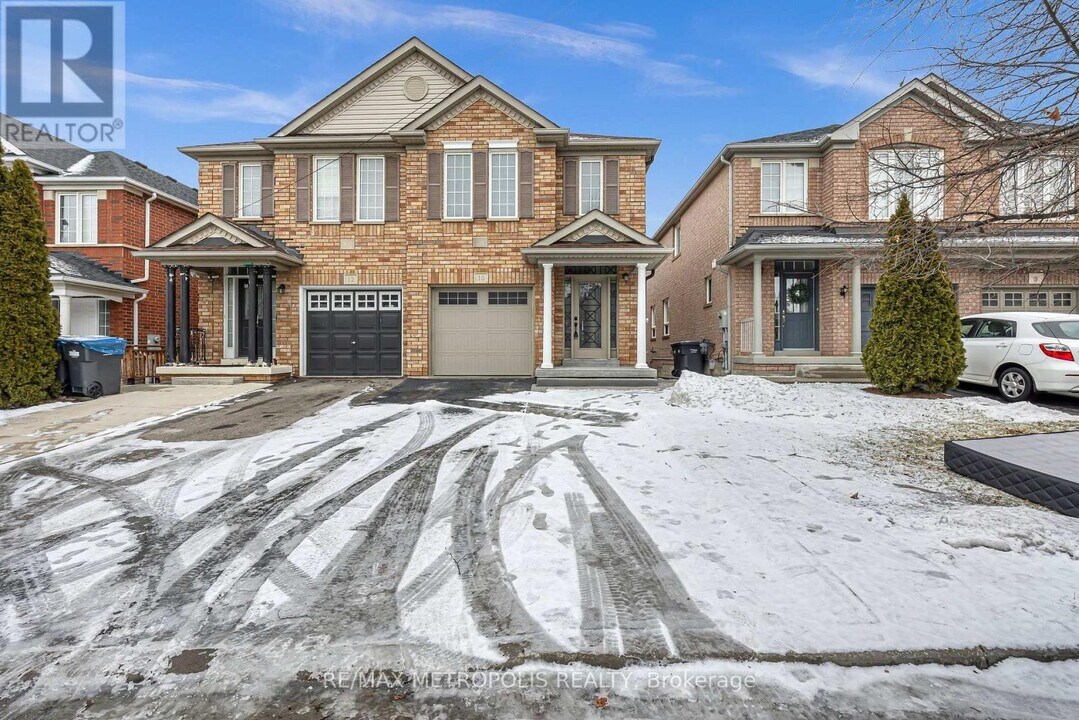 10 Applegrove Ct in Brampton, ON - Building Photo