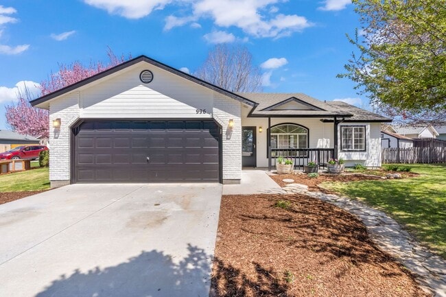 property at 996 Ashford St E