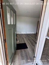 1801 Oxford Way in The Village, OK - Building Photo - Building Photo