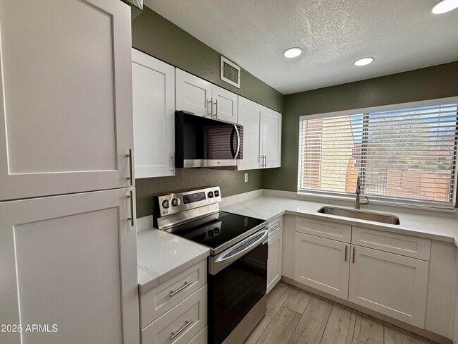 1632 N El Camino in Tempe, AZ - Building Photo - Building Photo