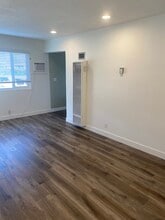 990 Helen Ave, Unit 3 in Sunnyvale, CA - Foto de edificio - Building Photo