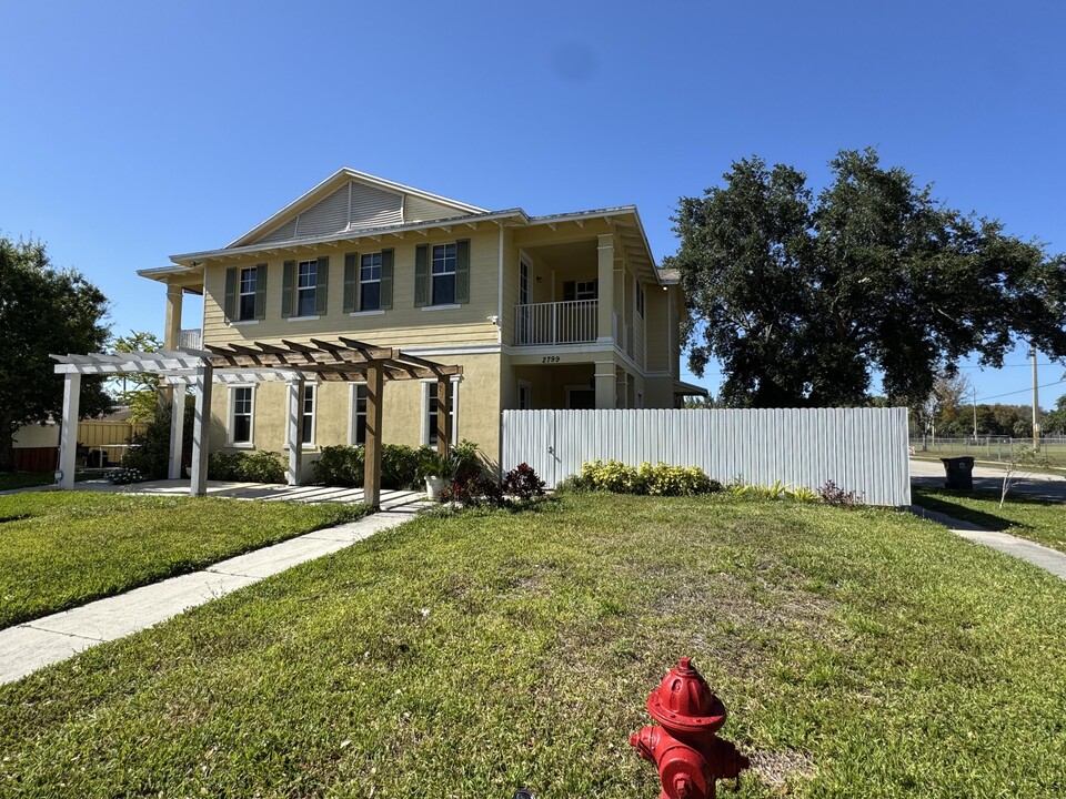 2799 Saranac Ave in West Palm Beach, FL - Foto de edificio