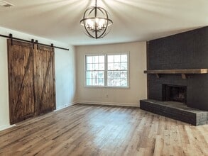 1234 Juniper Dr, Unit 1234 Juniper Drive in Auburn, AL - Foto de edificio - Building Photo