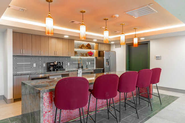 Jaipur Lofts in Dallas, TX - Building Photo - Interior Photo