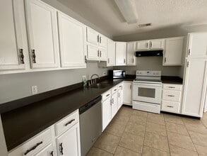 722 Cindy Ln in Hinesville, GA - Building Photo - Building Photo