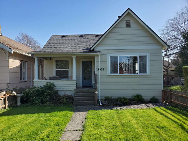 property at 2609 Monroe St
