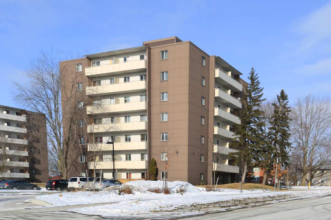 Holborn Apartments in Kitchener, ON - Building Photo