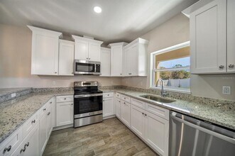 8405 Daves Homes Pl in Tampa, FL - Building Photo - Building Photo