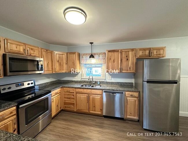 227 Ohio St in Bangor, ME - Building Photo - Building Photo