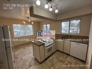 7765 SW Hillcrest Pl in Beaverton, OR - Building Photo - Building Photo