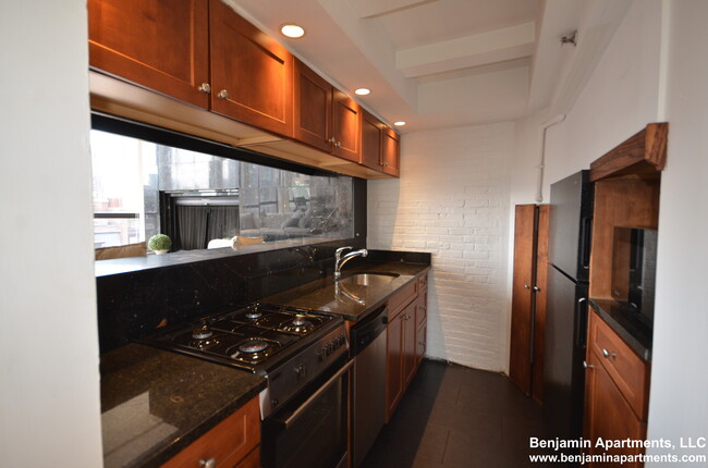 113 Beacon St, Unit PH in Boston, MA - Building Photo - Building Photo