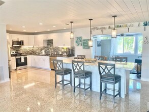 5196 41st St S in St. Petersburg, FL - Building Photo - Building Photo