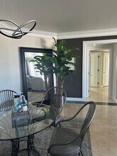 2777 Paradise Rd, Unit TURNBERRY PLACE in Las Vegas, NV - Building Photo - Building Photo