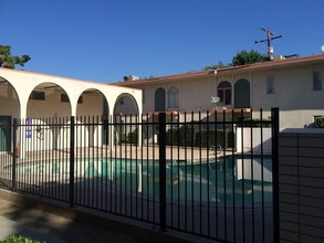 Breezeway Apartments in San Bernardino, CA - Building Photo - Building Photo