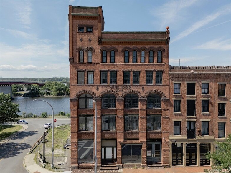 155 S River St, Unit 2D in Troy, NY - Building Photo